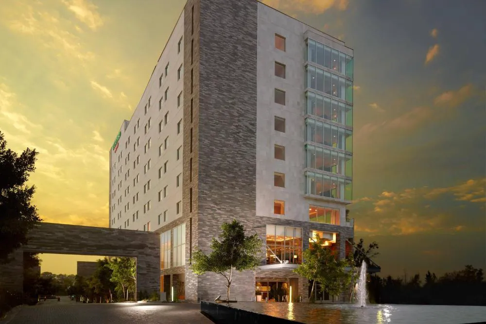 Courtyard by Marriott Queretaro hotel hero