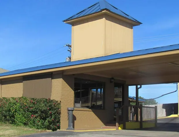 Xecutive Inn and Suites hotel detail image 1