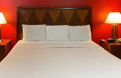 Rodeway Inn & Suites hotel detail image 3