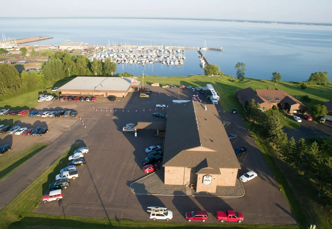 The Washburn Inn - On the Lake hotel hero