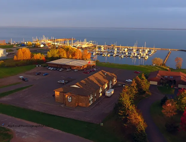 The Washburn Inn - On the Lake hotel detail image 1