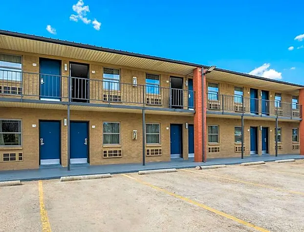 Motel 6 Dallas, TX hotel detail image 4