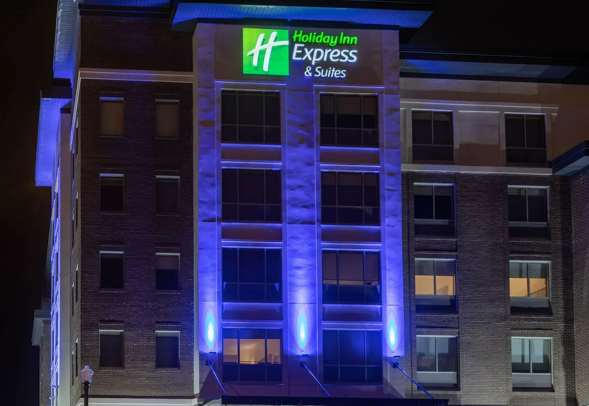 Holiday Inn Express & Suites Columbia Downtown - The Vista by IHG hotel hero