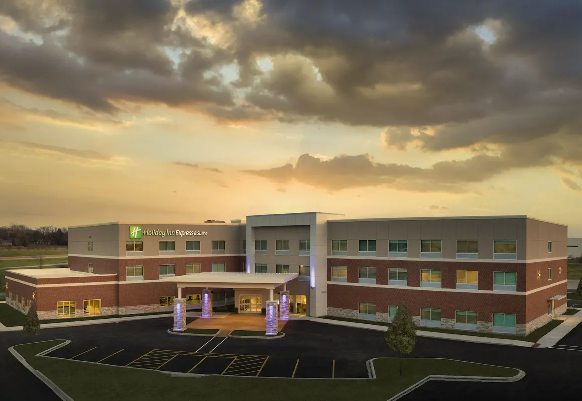 Holiday Inn Express & Suites Lockport by IHG hotel hero