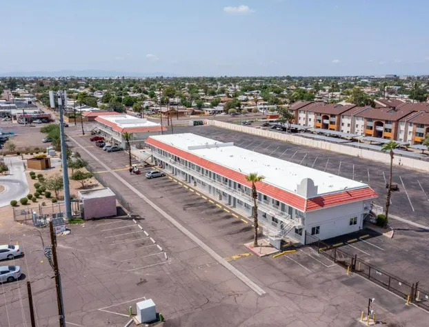 Super 8 by Wyndham Phoenix West hotel detail image 3