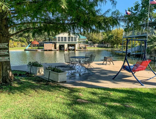 Cottonwood Cottage on Lake LBJ hotel detail image 2