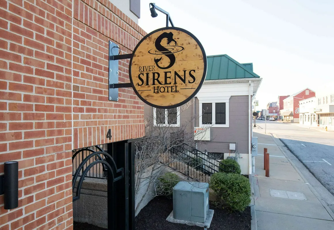 River Sirens Hotel hotel hero