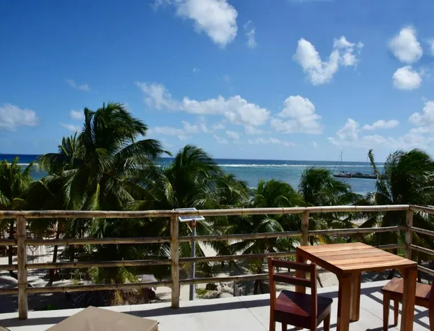 Noah Beach Hotel & Suites hotel detail image 4