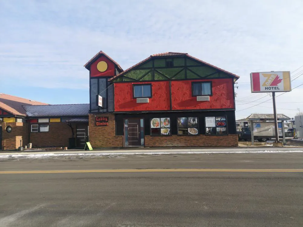 7 Day's Hotel hotel hero