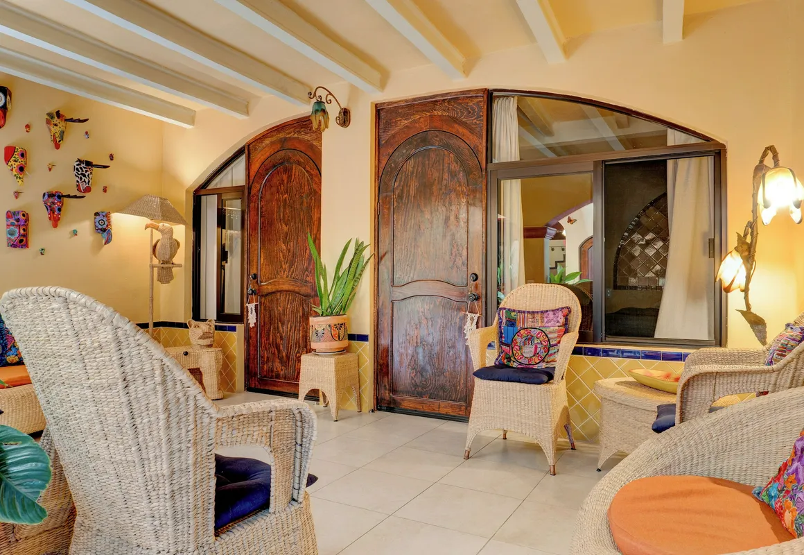 Casa de Colores hotel hero