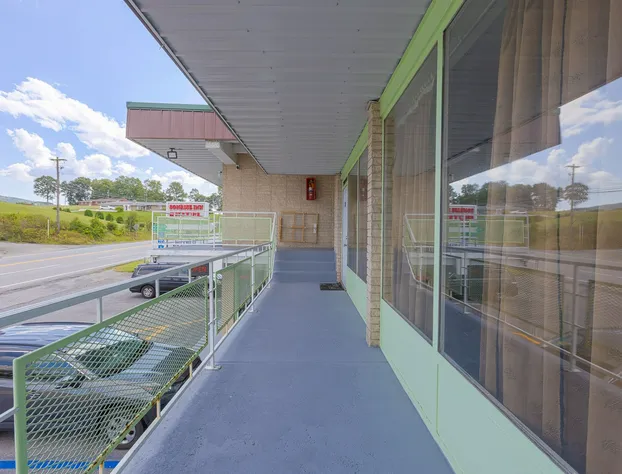 Sonrise Inn Lincoln Hwy By OYO hotel detail image 3