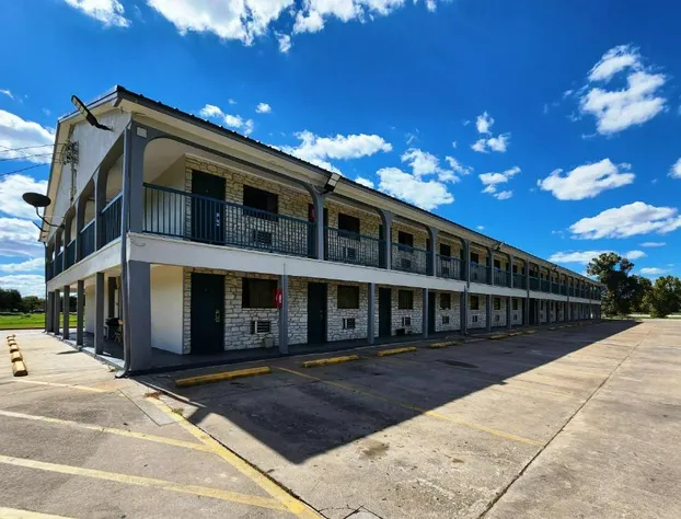 Scottish Inn & Suites hotel detail image 1