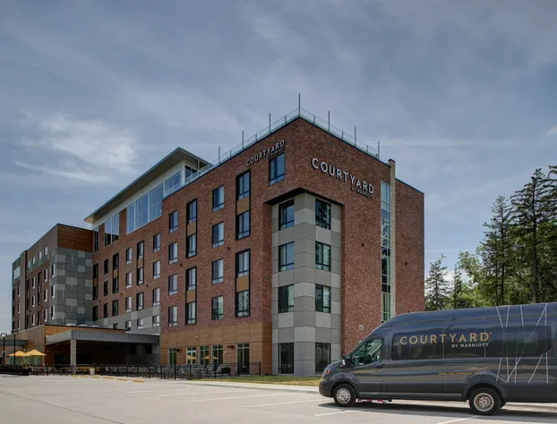 Courtyard by Marriott Iowa City University Heights hotel detail image 3