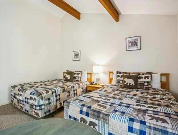 Cedarbrook Standard Hotel Room 105 hotel detail image 4