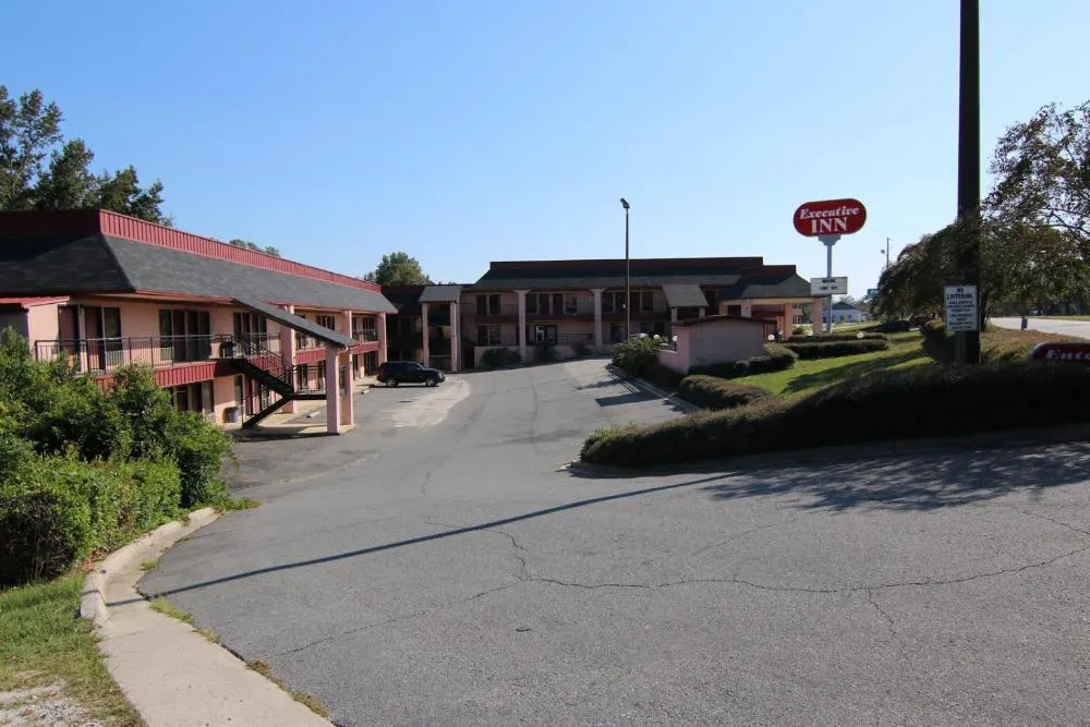 Executive Inn Kershaw hotel hero
