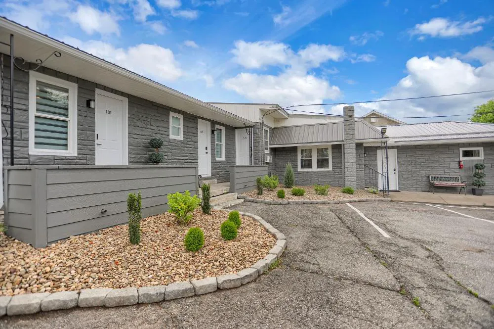 Halifax Inn hotel hero