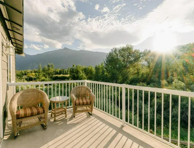 Similkameen Wild Resort & Winery hotel detail image 4