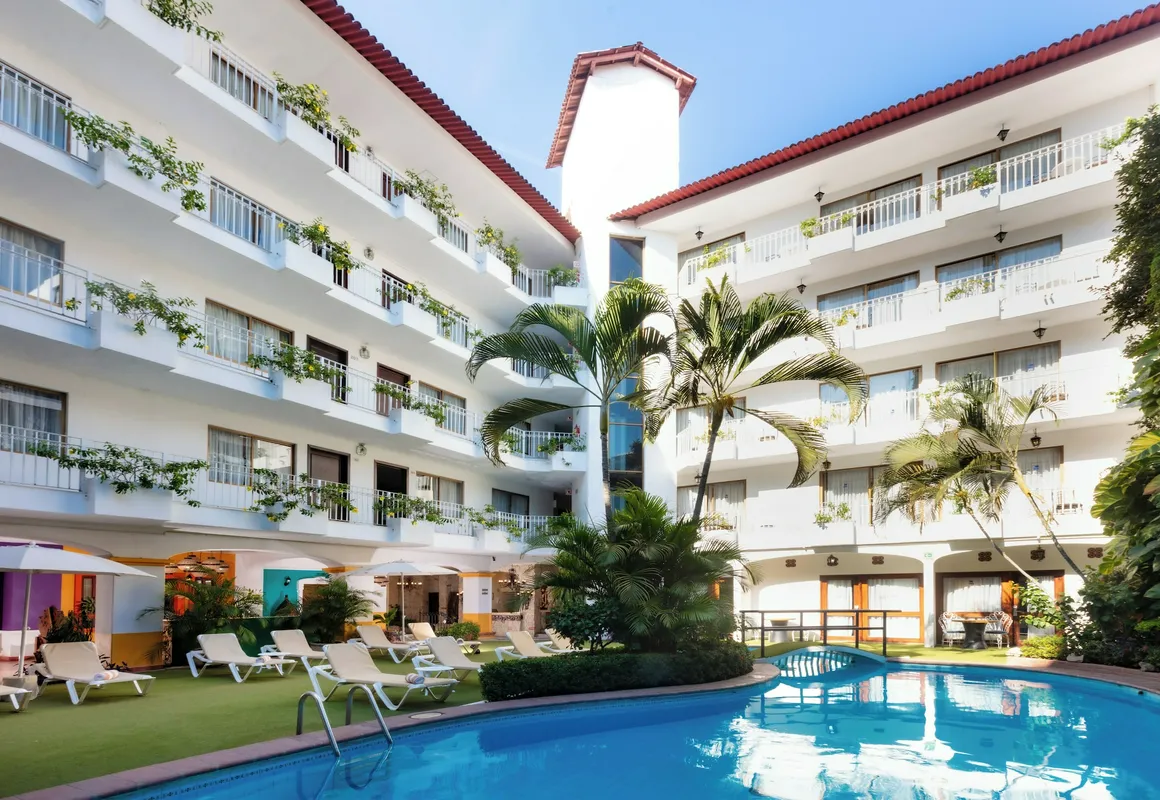 Los Arcos Suites hotel hero