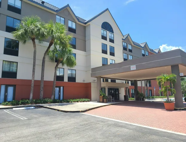 Holiday Inn Express & Suites Ft. Lauderdale N - Exec Airport by IHG hotel detail image 3