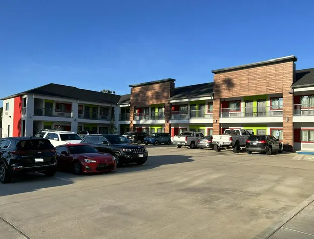 Americas Best Value Inn & Suites Kingwood IAH Airport hotel detail image 3