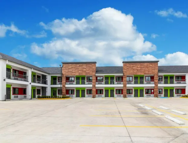 Americas Best Value Inn & Suites Kingwood IAH Airport hotel detail image 1