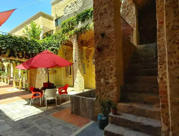 El Descanso Barrio del Artista hotel detail image 1