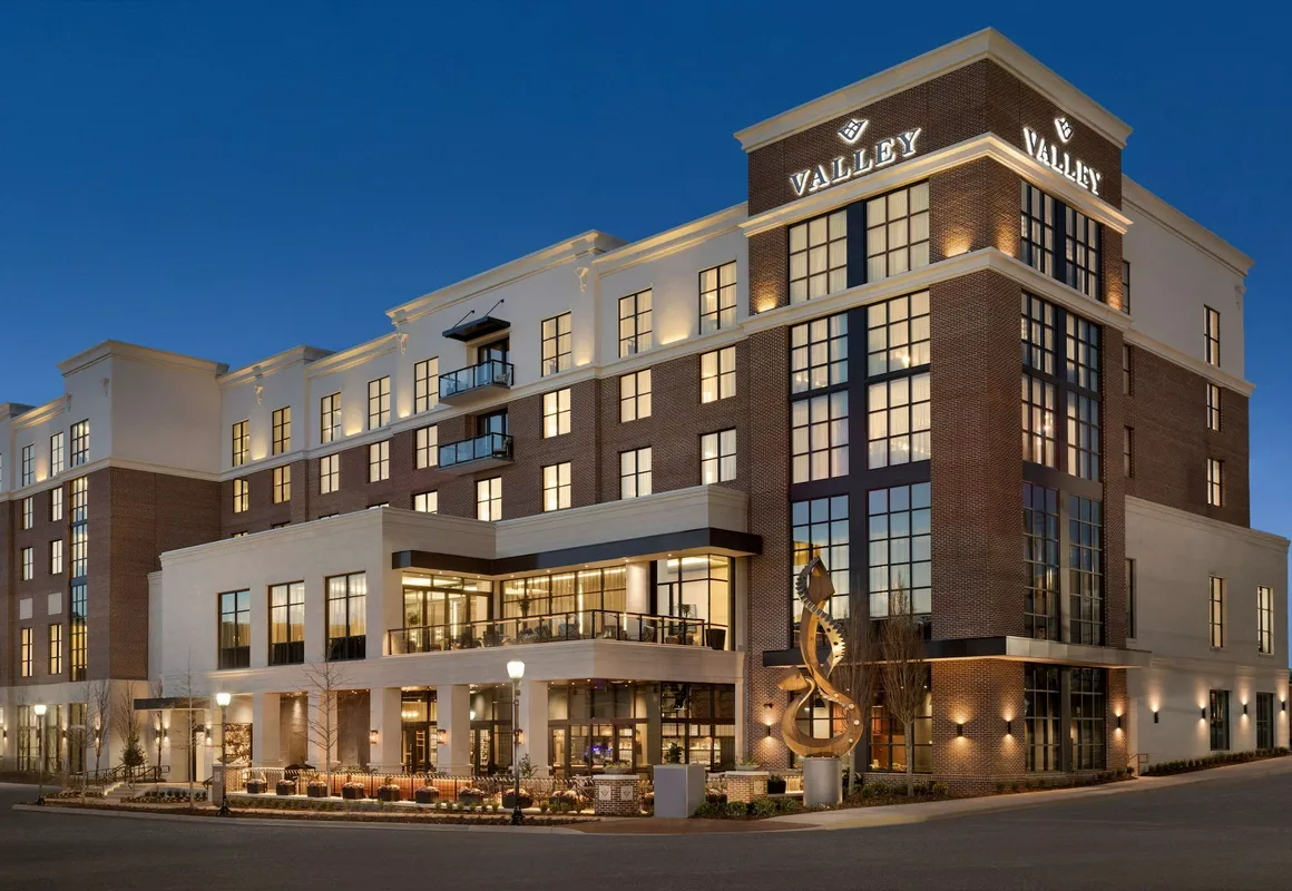 Valley Hotel Homewood Birmingham, Curio Collection by Hilton hotel hero