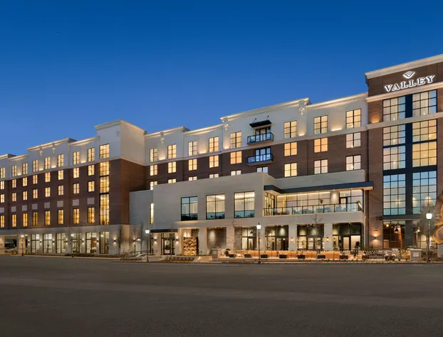 Valley Hotel Homewood Birmingham, Curio Collection by Hilton hotel detail image 1