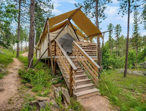 Under Canvas Mount Rushmore hotel detail image 3