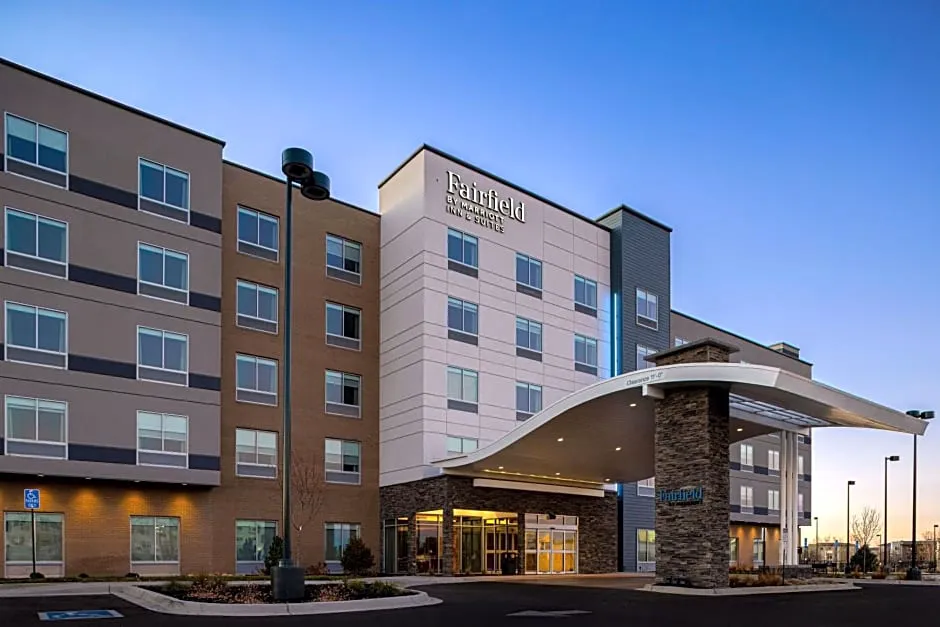 Fairfield Inn & Suites by Marriott Denver Airport at Gateway Park hotel hero