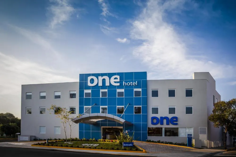 One Ciudad de Mexico La Raza hotel hero