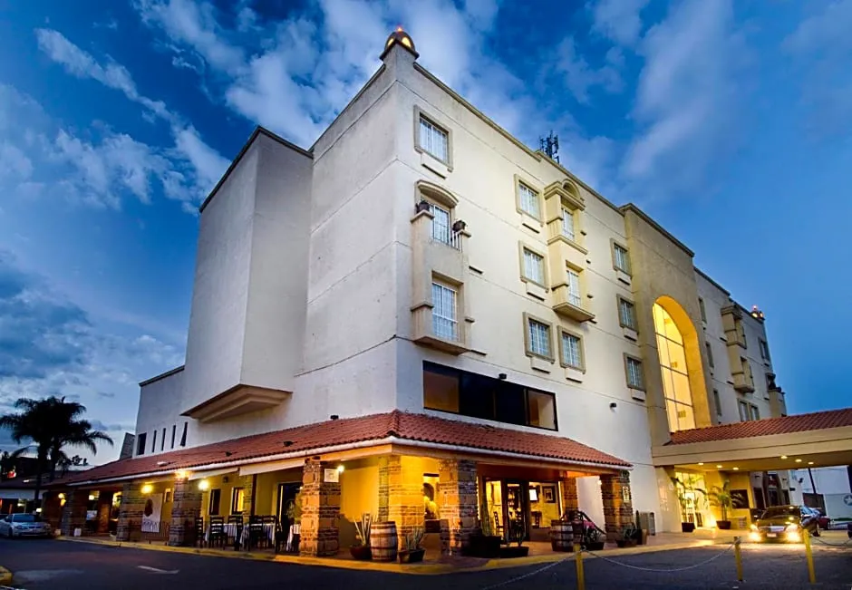 Hotel Suites Mexico Plaza Campestre hotel hero