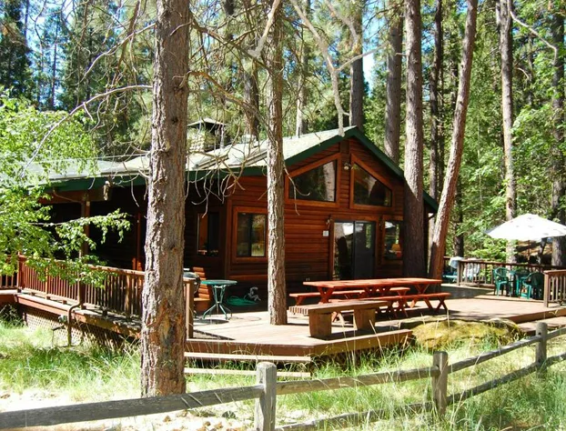 93R Deer Lodge hotel detail image 2