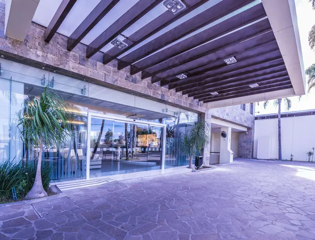 Hotel Crown Victoria hotel detail image 1