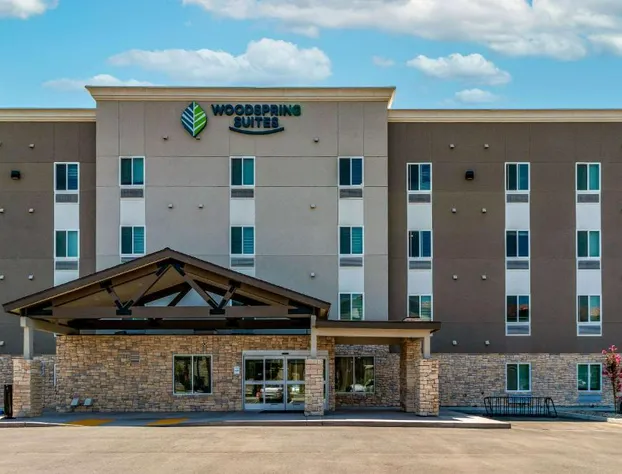 WoodSpring Suites Bakersfield Airport hotel detail image 1