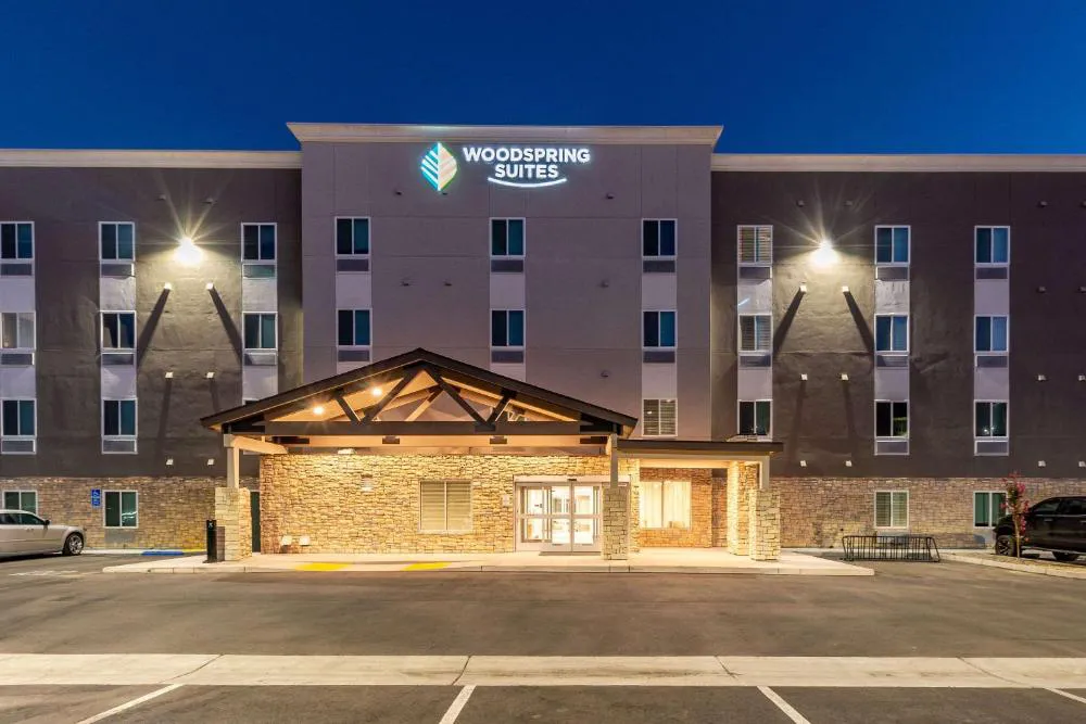 WoodSpring Suites Bakersfield Airport hotel hero