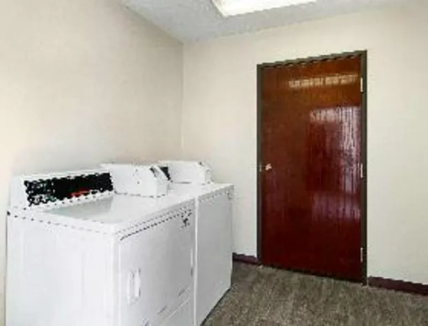 Econo Lodge hotel detail image 1