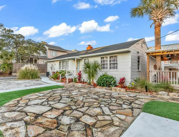 Holiday Shores hotel detail image 3