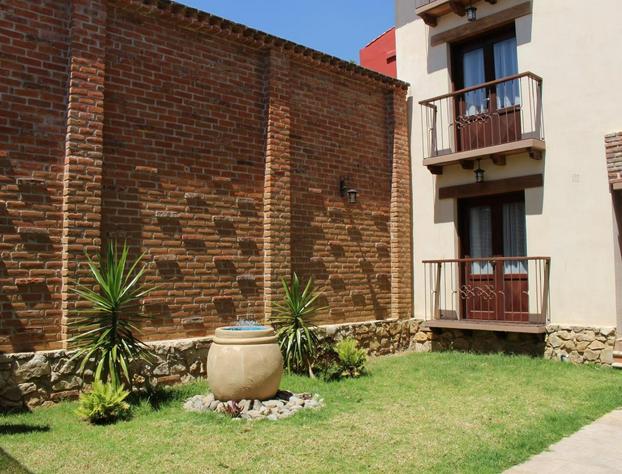 La Estancia hotel detail image 2