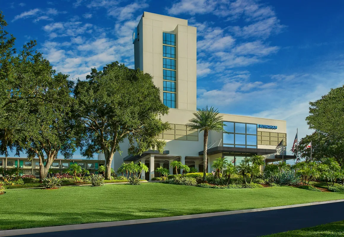Wyndham Lake Buena Vista – Disney Springs® Area hotel hero
