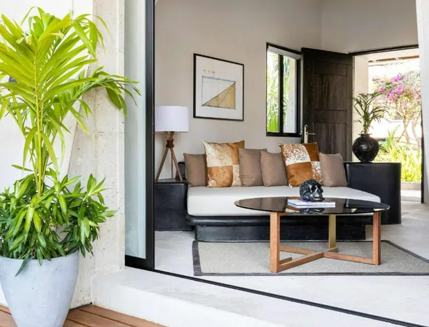 Thompson Zihuatanejo, A Beach Resort by Hyatt hotel detail image 3