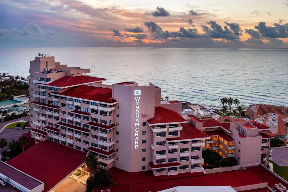 Wyndham Grand Cancun All Inclusive Resort & Villas hotel hero