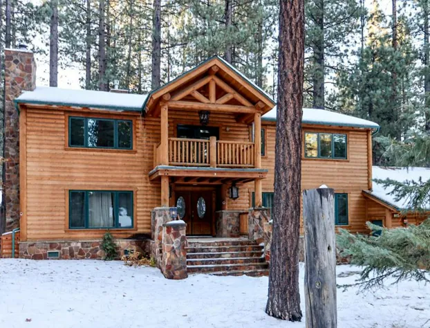 1971-Winterset Lodge home hotel detail image 1