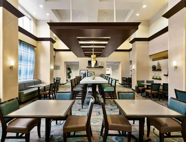 Hampton Inn & Suites Atlanta Airport West/Camp Creek Pkwy hotel detail image 2