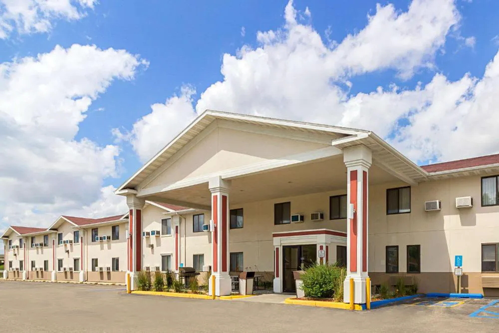 Americas Best Value Inn Fargo hotel hero