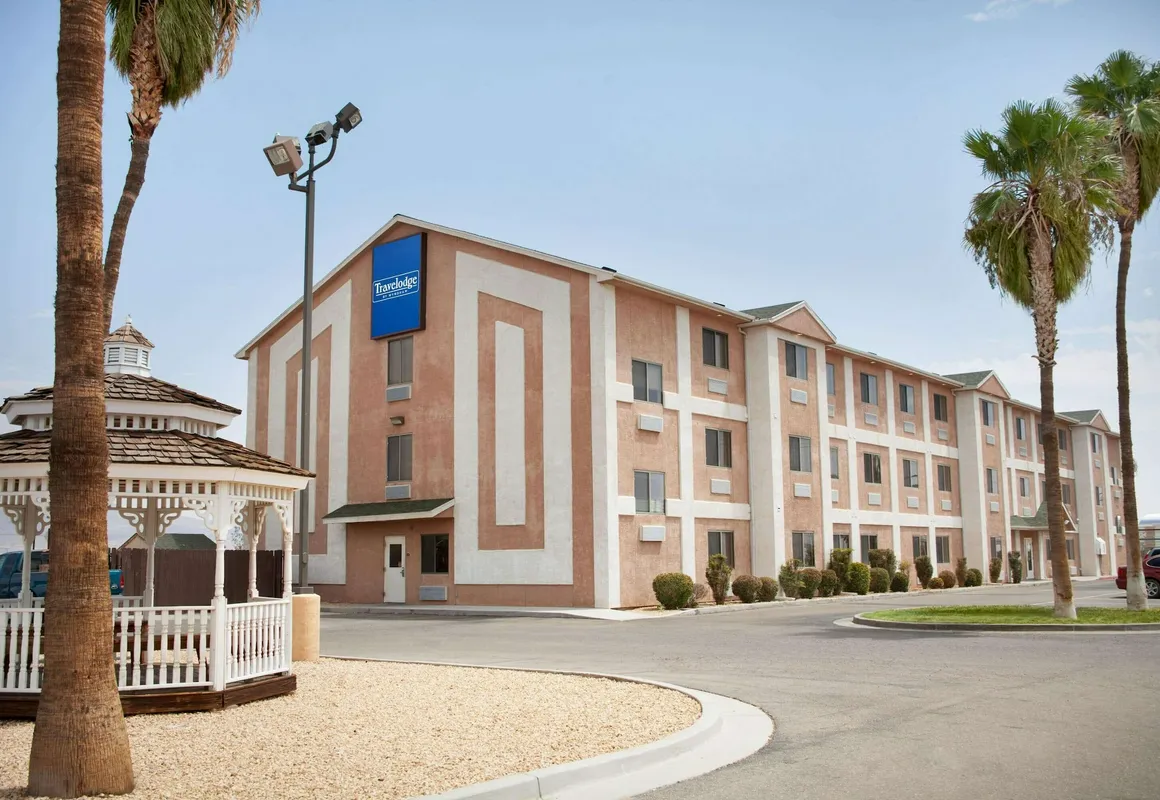 Travelodge by Wyndham Yermo hotel hero