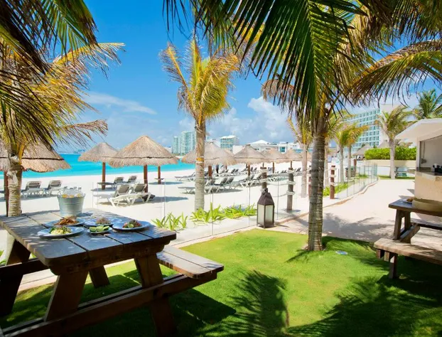 Krystal Grand Cancun All Inclusive hotel detail image 1