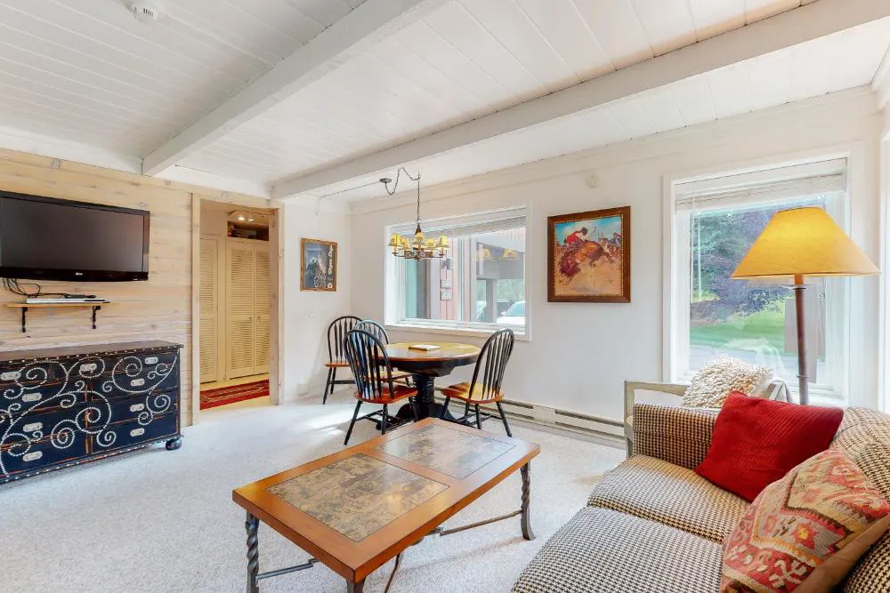 1069 Atelier hotel hero