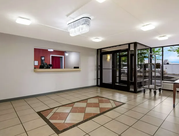 Spark by Hilton Roanoke Airport hotel detail image 2