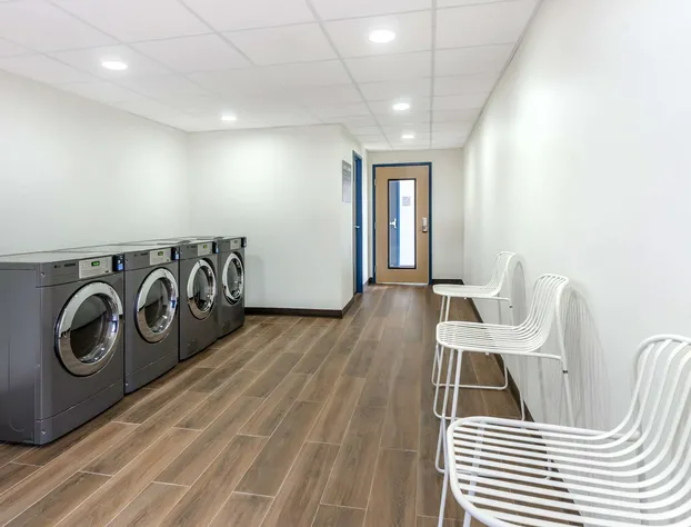 Spark by Hilton Roanoke Airport hotel detail image 4